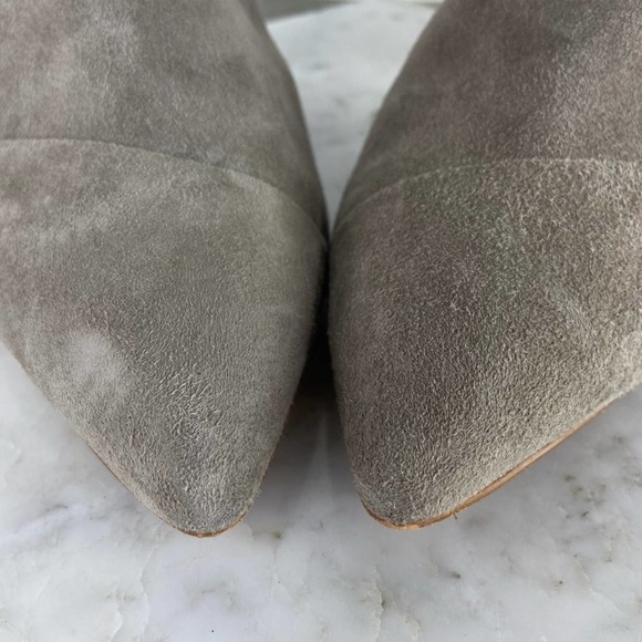 Tahari Adonna Heels Suede Slingback Bootie Pointed Toe Gray Taupe Size 8.5 - Picture 4 of 12